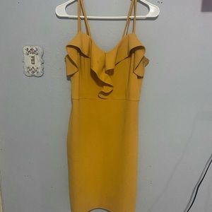 Super cute mini yellow dress.